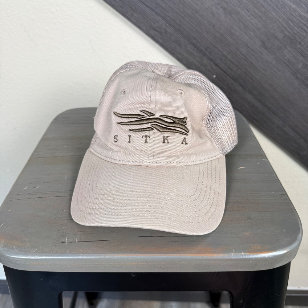 Sitka Lo-Pro Trucker Hat Tan Brown Embroidered Logo Mesh Snapback Hunting